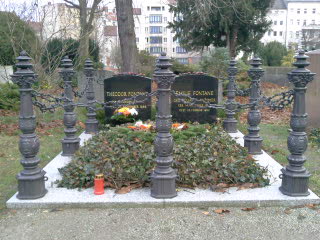 Grabstein Emilie Fontane, geb. Rouanet-Kummer, Friedhof II der Französischen Gemeinde zu Berlin