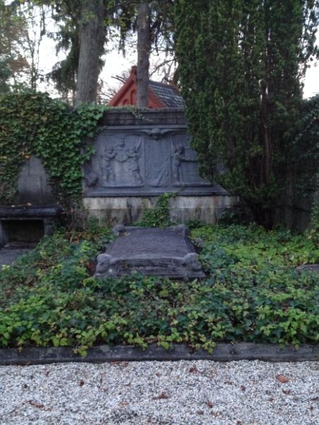 Grabstein Ellen von Siemens, geb. von Helmholtz, Friedhof Wannsee, Lindenstraße, Berlin, Deutschland