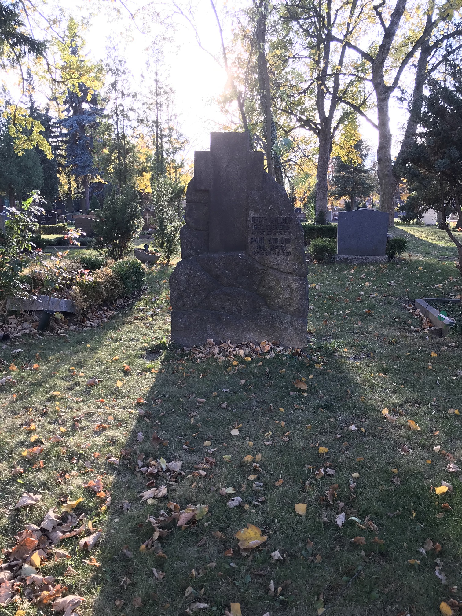 Gedenkstein Paul Anlauf, St. Hedwigs-Friedhof, Berlin-Weißensee