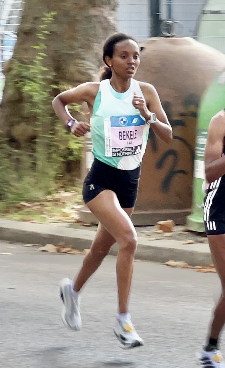 Helen Bekele Tola beim Berlin-Marathon 2023