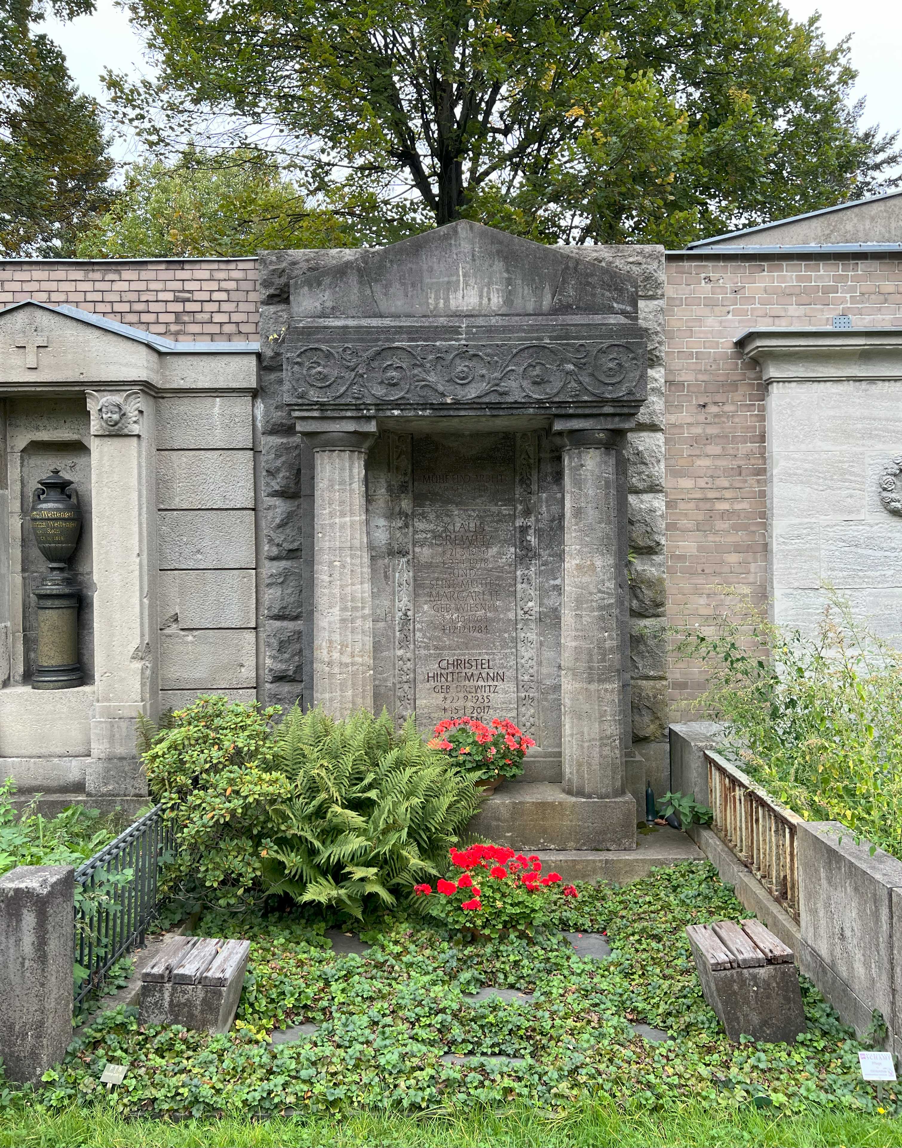 Grabstein Margarete Drewitz, geb. Wiesner, Friedhof Wilmersdorf, Berlin