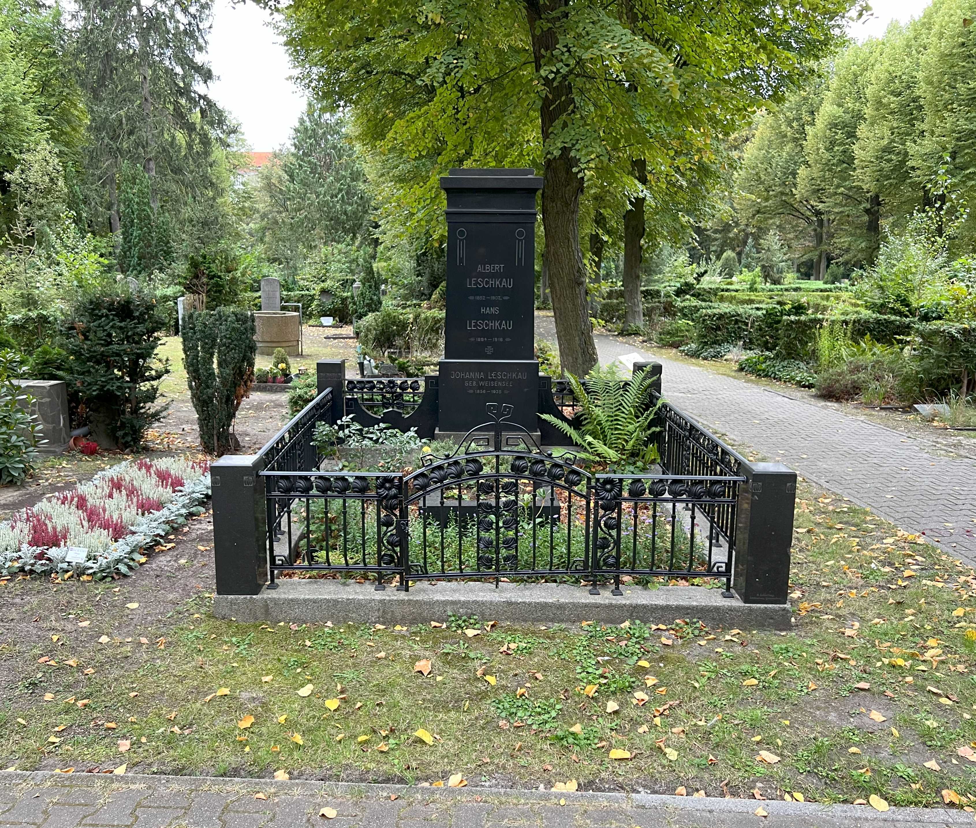 Grabstein Johanna Leschkau, geb. Weisensee, Friedhof Wilmersdorf, Berlin
